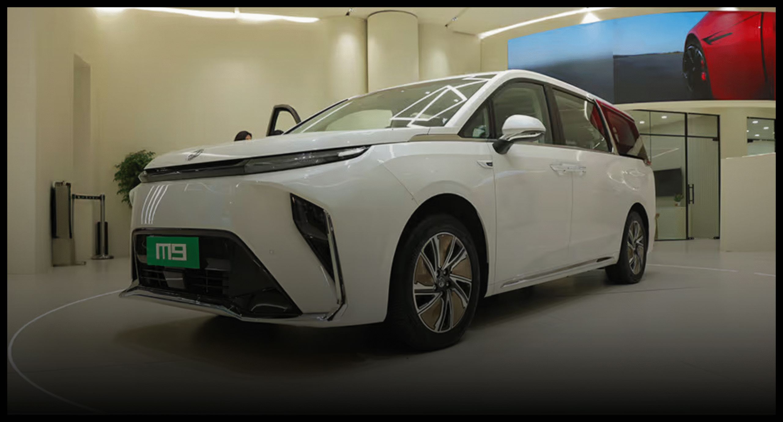 MG M9 Electric Luxury MPV