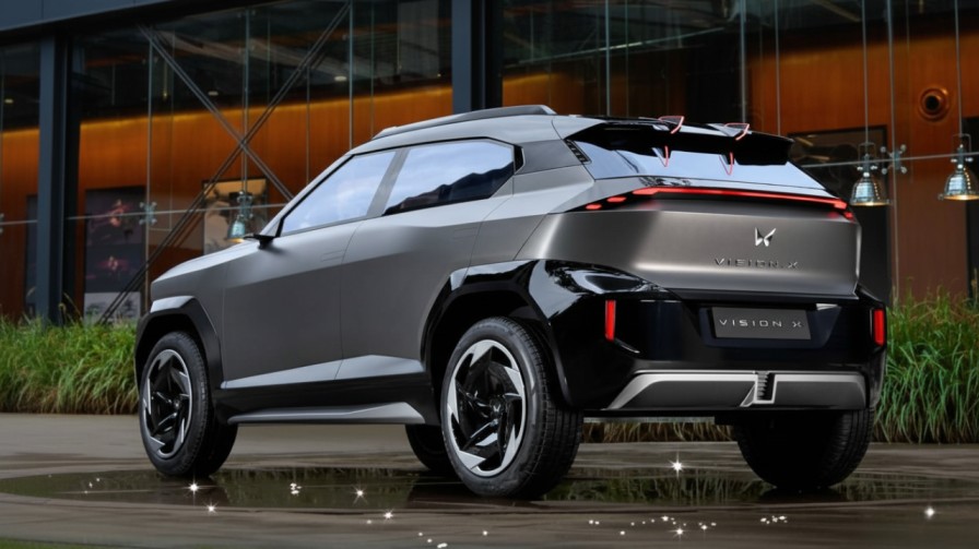 XUV700 Facelift